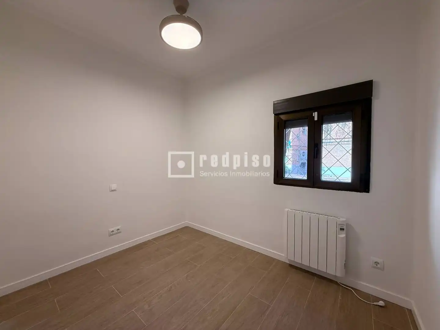 Schlafzimmer von Wohnung zum Verkauf in Madrid mit Klimaanlage und Heizung