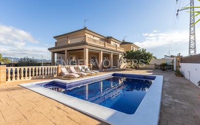 Vista exterior de Casa o xalet en venda en Bétera amb Aire condicionat, Jardí privat i Terrassa