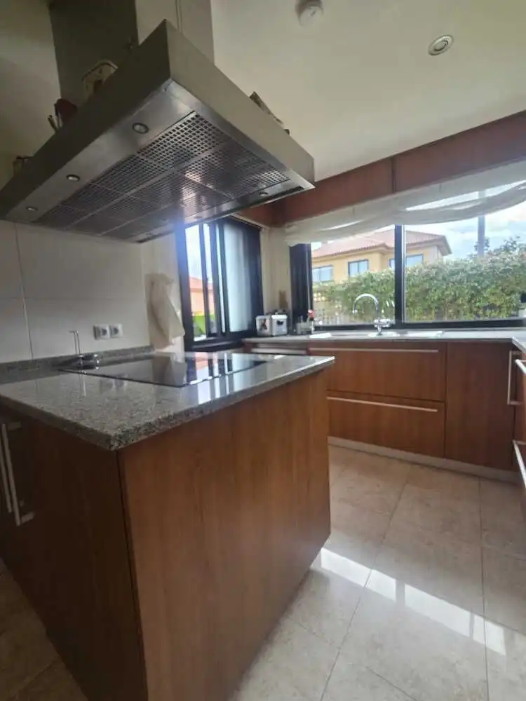 Casa con piscina en venta en A Malata - Catabois - Ciudad Jardín, imagen 9