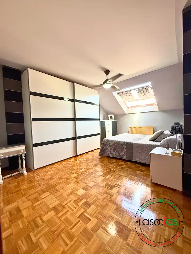 Habitación de Ático en venta en Langreo con Calefacción, Parquet y Terraza