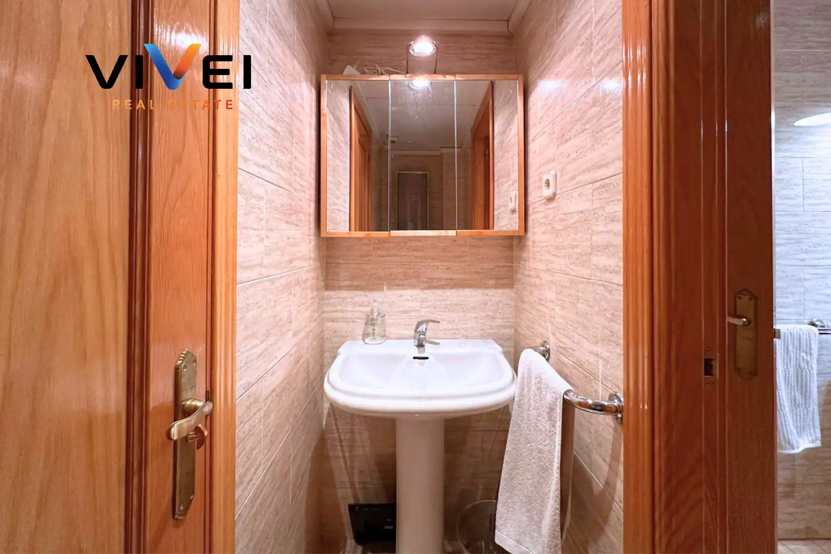 Baño de Piso de alquiler en Madrid con Calefacción y Balcón
