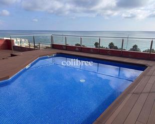 Piscina de Casa o xalet en venda en Badalona amb Aire condicionat, Terrassa i Piscina