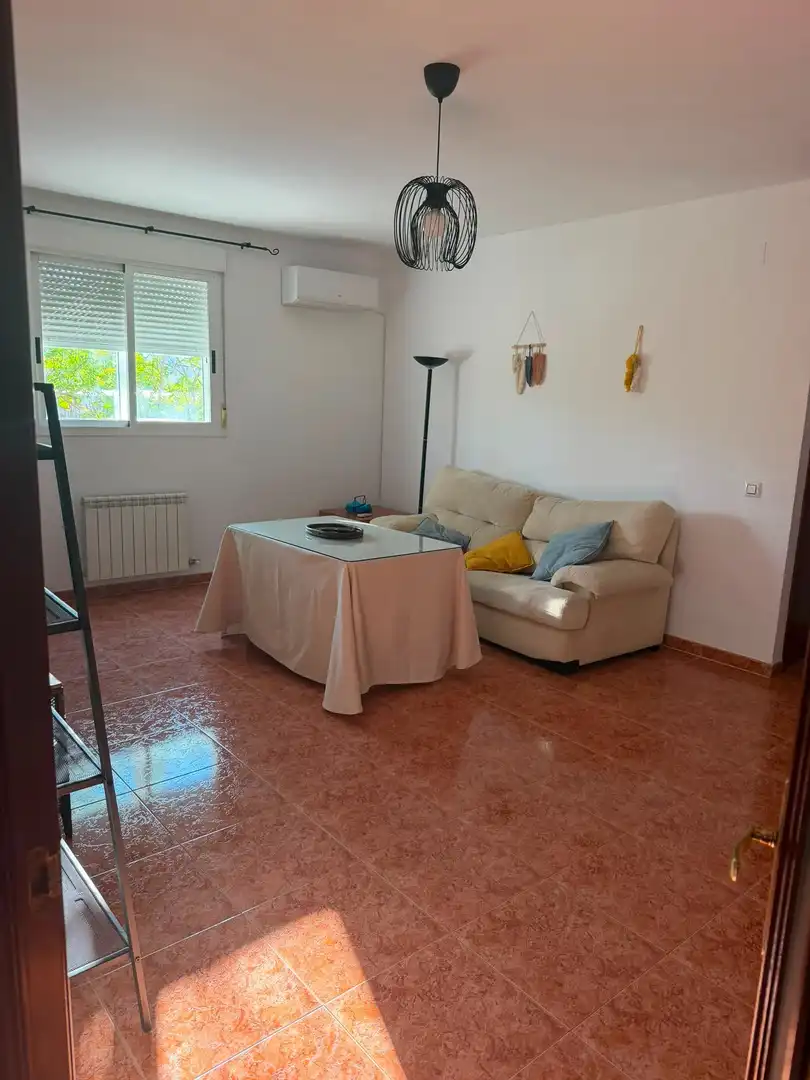 Wohnzimmer von Wohnungen zur Miete in Cáceres mit Klimaanlage, Heizung und Möbliert