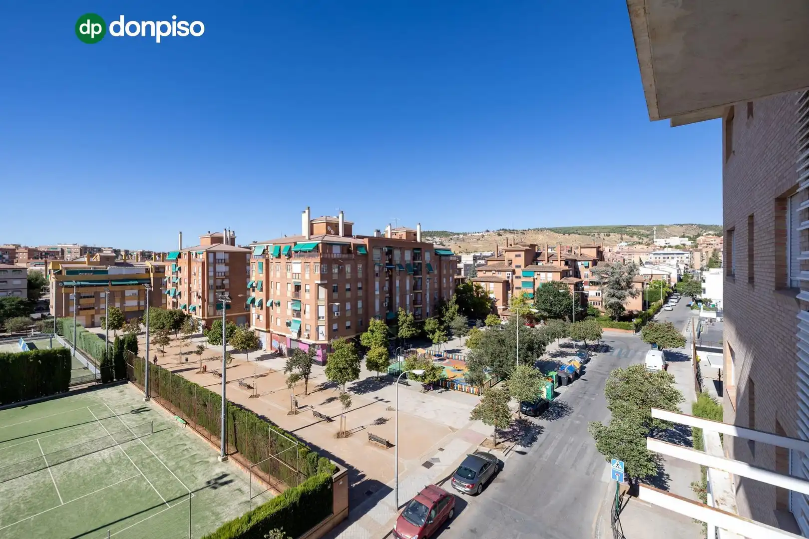 Außenansicht von Wohnungen zum Verkauf in Granada mit Heizung und Terrasse