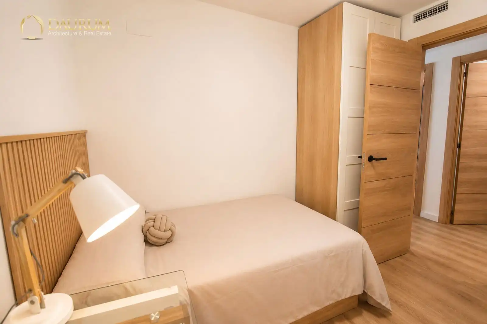 Habitación de Piso en venta en Alicante / Alacant con Aire acondicionado, Terraza y Piscina