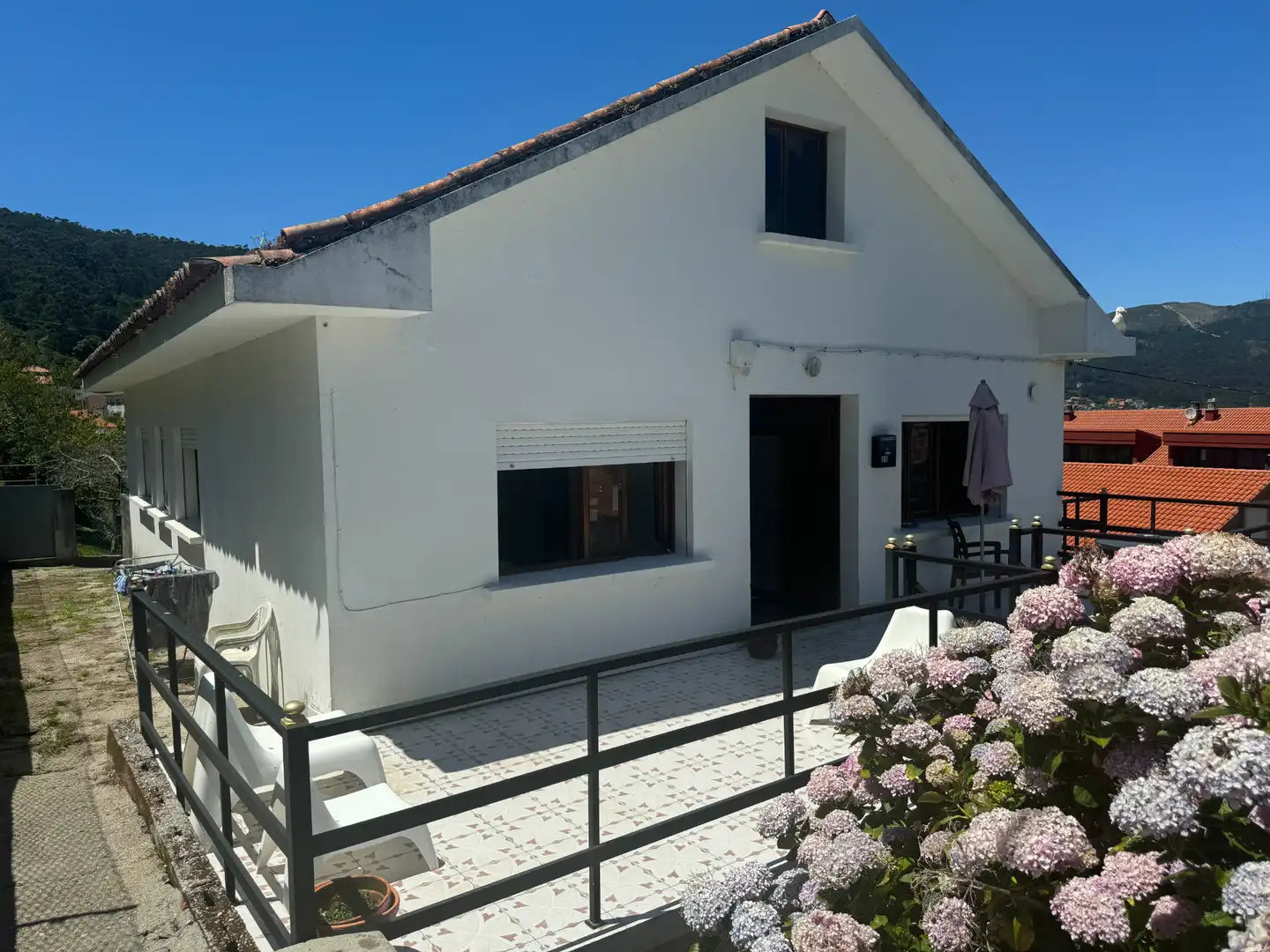 Vista exterior de Casa o xalet en venda en Muros amb Moblat