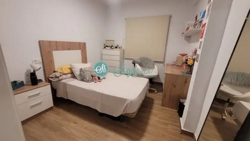 Habitación de Piso de alquiler en Segovia con Calefacción, Terraza y Amueblado