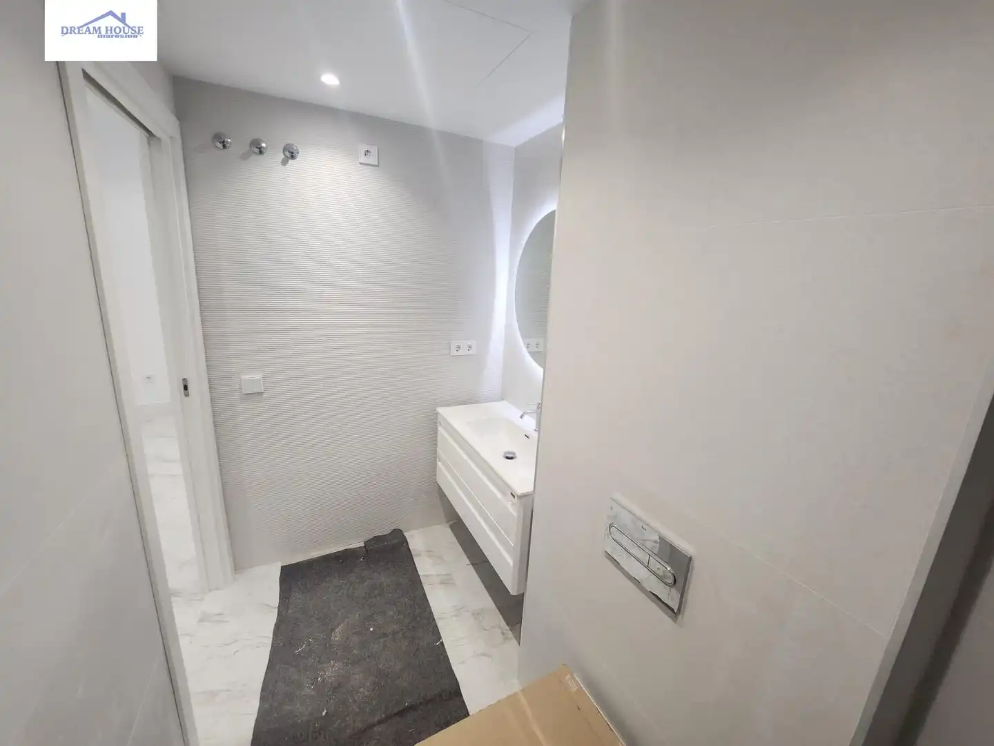 Baño de Apartamento en venta en Mataró con Aire acondicionado, Calefacción y Balcón
