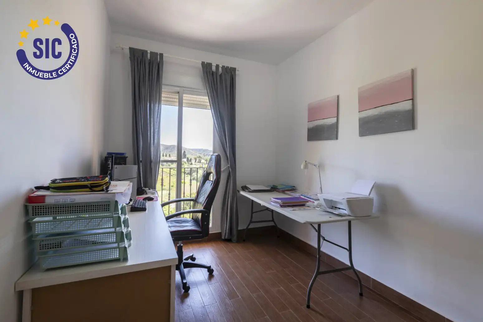 Dormitori de Casa adosada en venda en Llombai amb Calefacció, Terrassa i Balcó