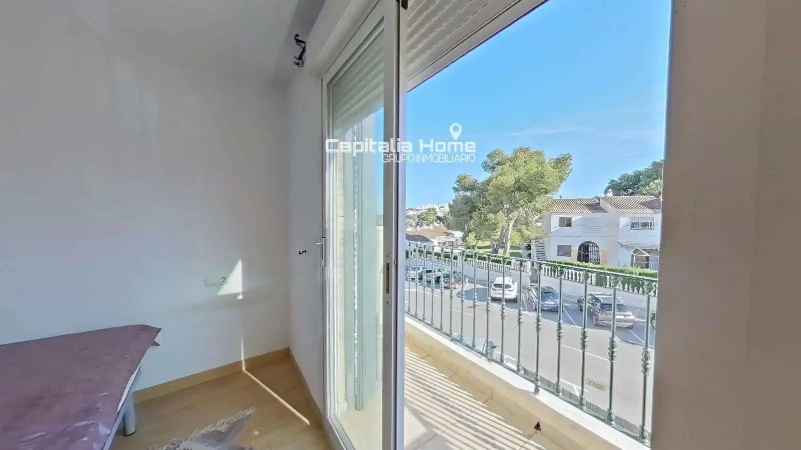 Außenansicht von Einfamilien-Reihenhaus zum Verkauf in Santa Pola mit Abstellraum, Schwimmbad und Möbliert