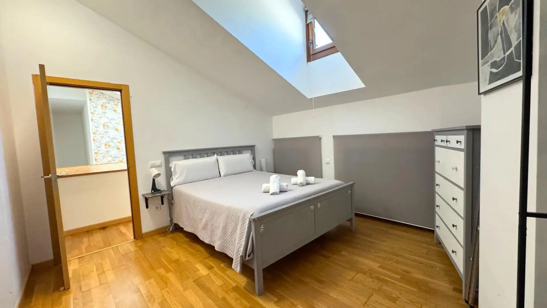 Habitación de Dúplex en venta en Cartes con Calefacción, Trastero y Amueblado