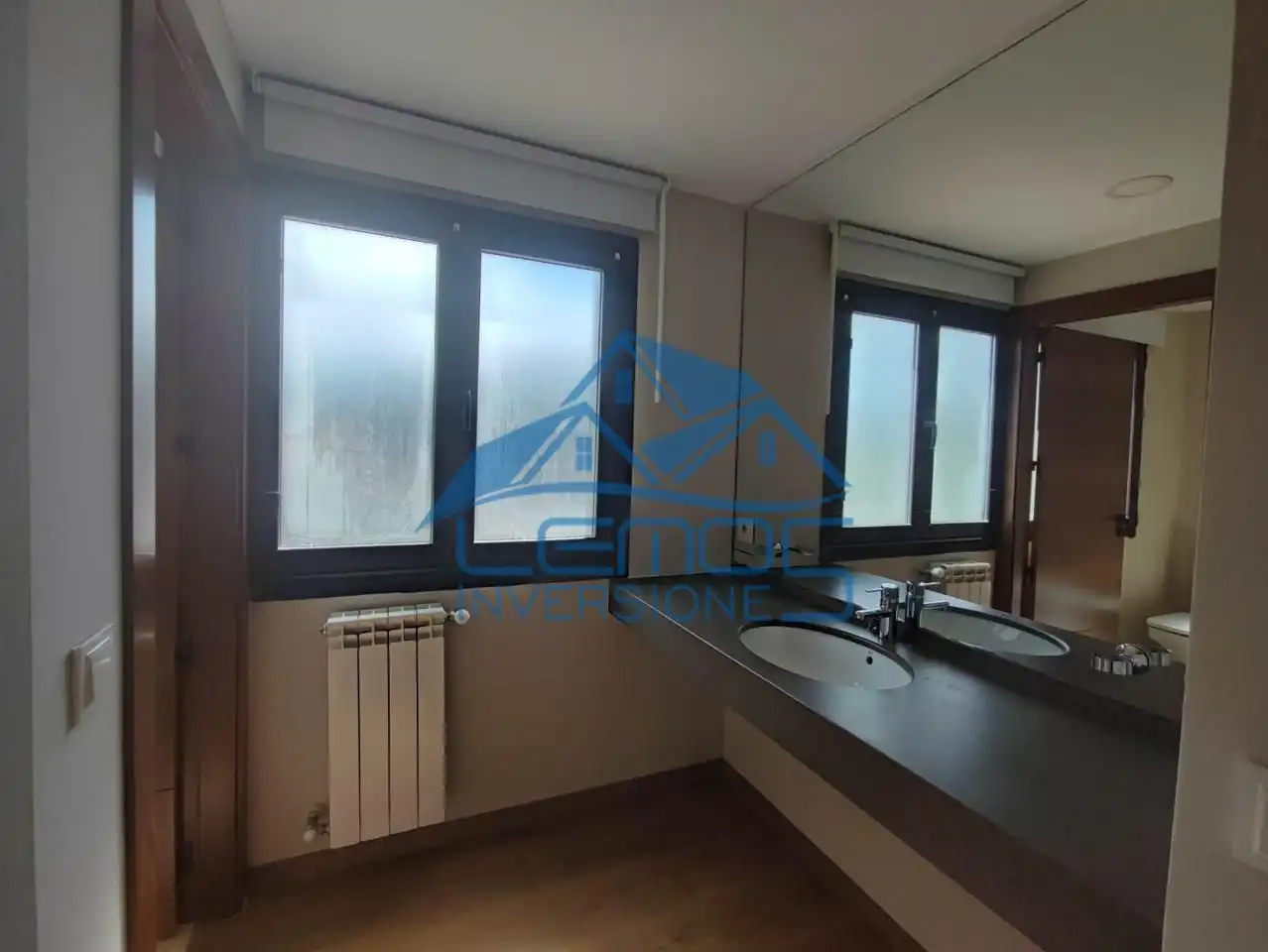 Bathroom of Houses for sale in Candamo  with Air Conditioner, Private garden and Terrace
