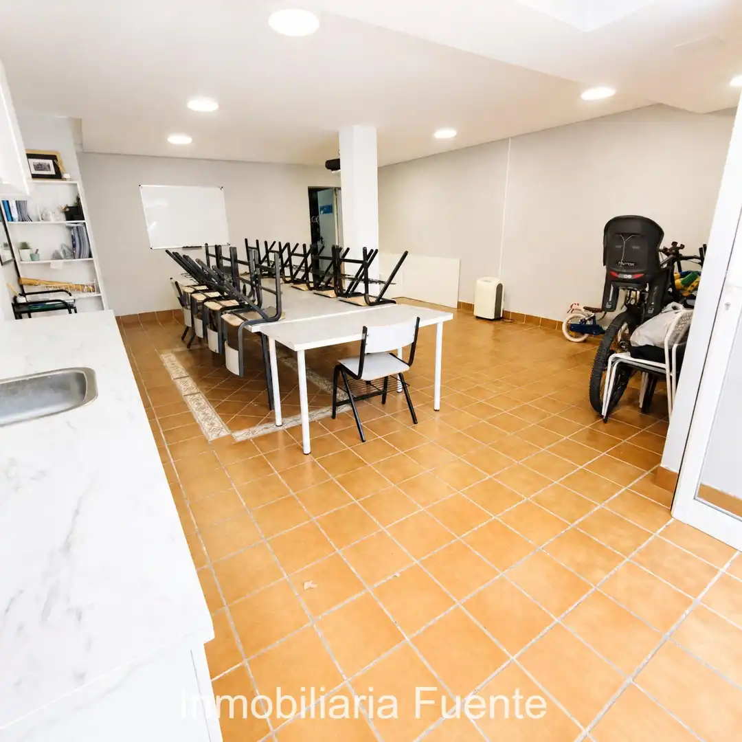 Einfamilien-Reihenhaus zum Verkauf in Muskiz mit Heizung, Privatgarten und Terrasse