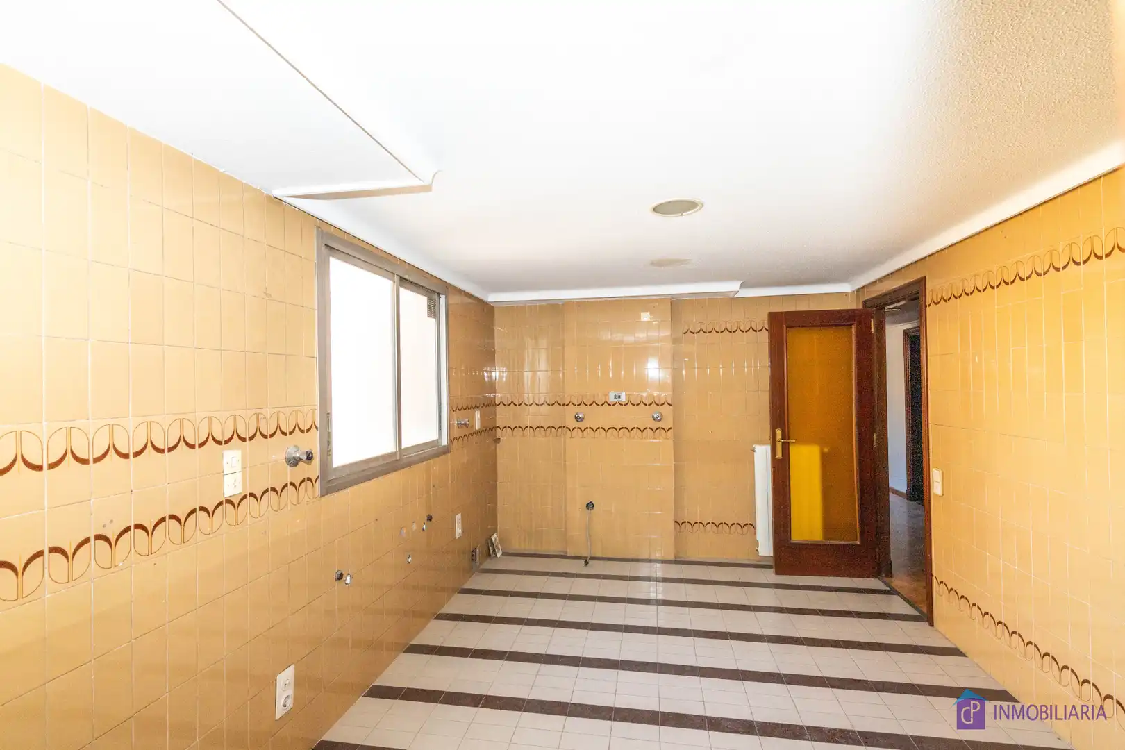 Flat for sale in Zaragoza  with Air Conditioner and Heating