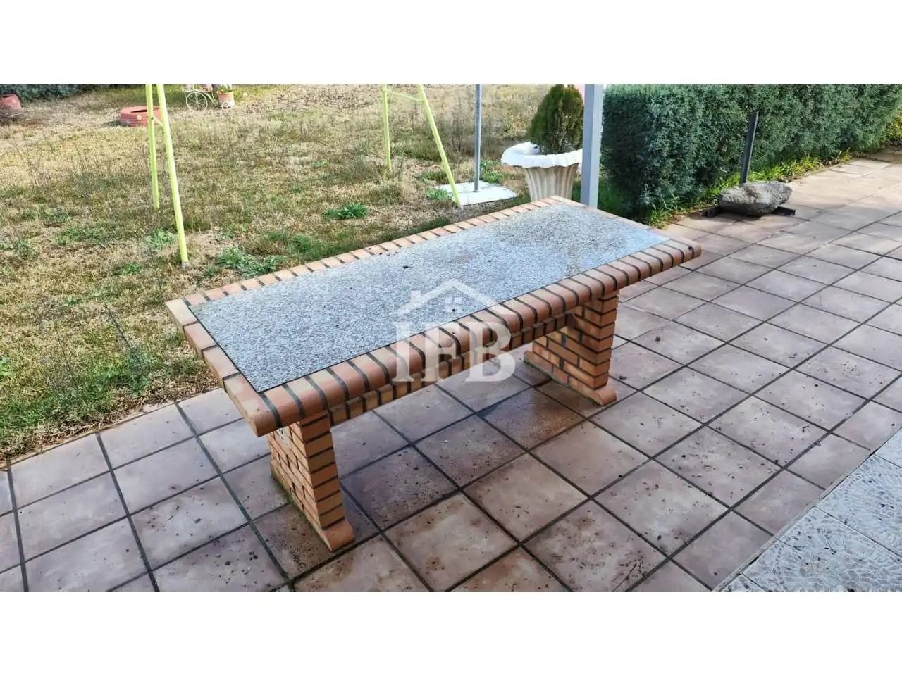 Garden of Country homes for sale in Valverde de Leganés  with Air Conditioner, Heating and Private garden