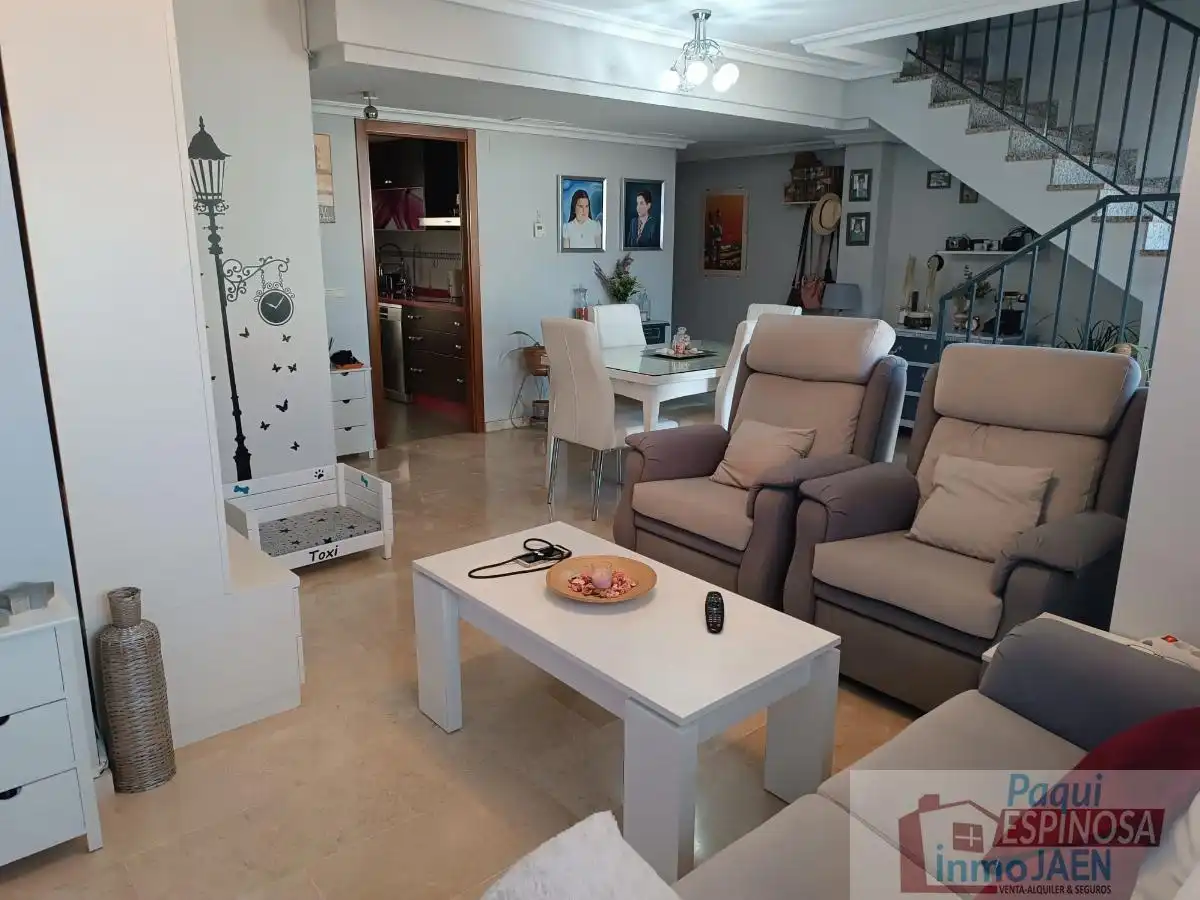 Duplex con ascensore in vendita a Torredonjimeno, imagen 2