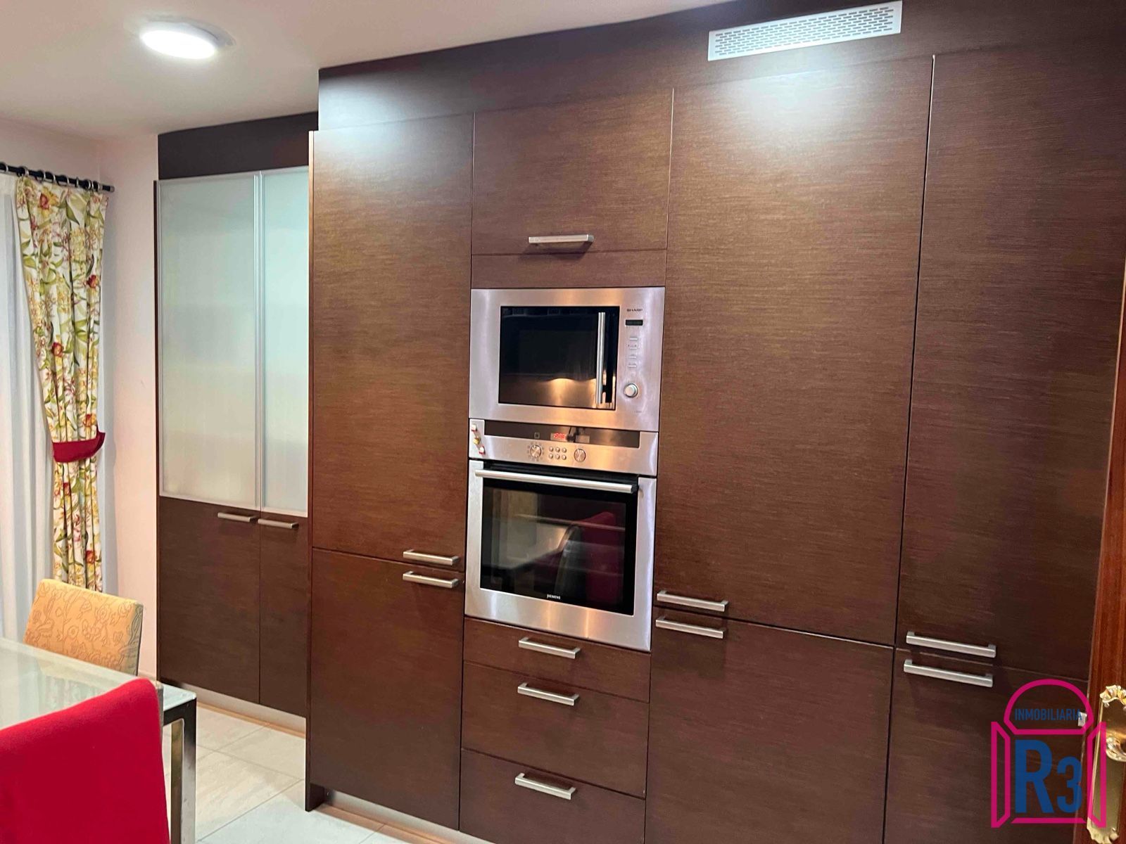 Cuina de Pis en venda en León Capital  amb Calefacció i Terrassa