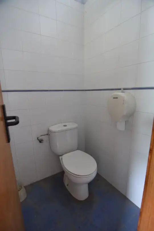 Badezimmer von Fabrikhallen zum Verkauf in Etxebarria 