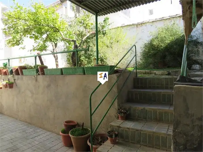 Jardí de Casa adosada en venda en Alcaudete amb Traster