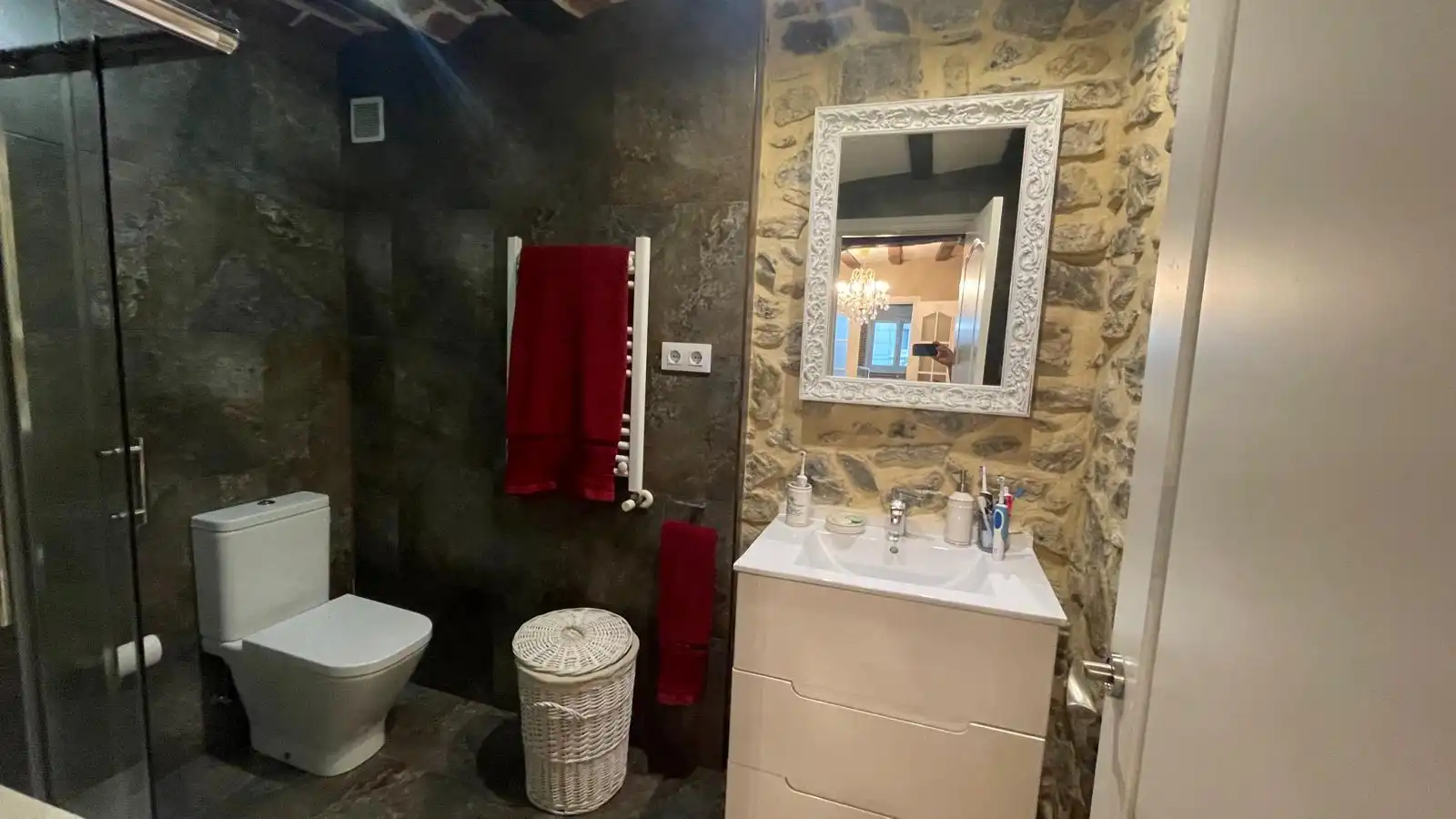 Bathroom of Flat for sale in Castro-Urdiales  with Heating, Furnished and Balcony