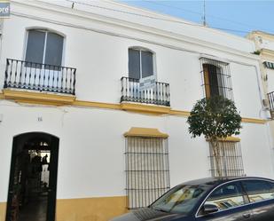 Vista exterior de Casa o xalet en venda en Trebujena amb Jardí privat i Balcó