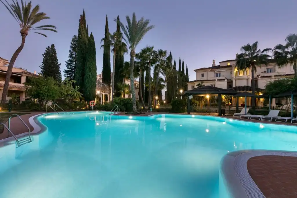 Àtic amb piscina en venda a Nueva Andalucía, imagen 11