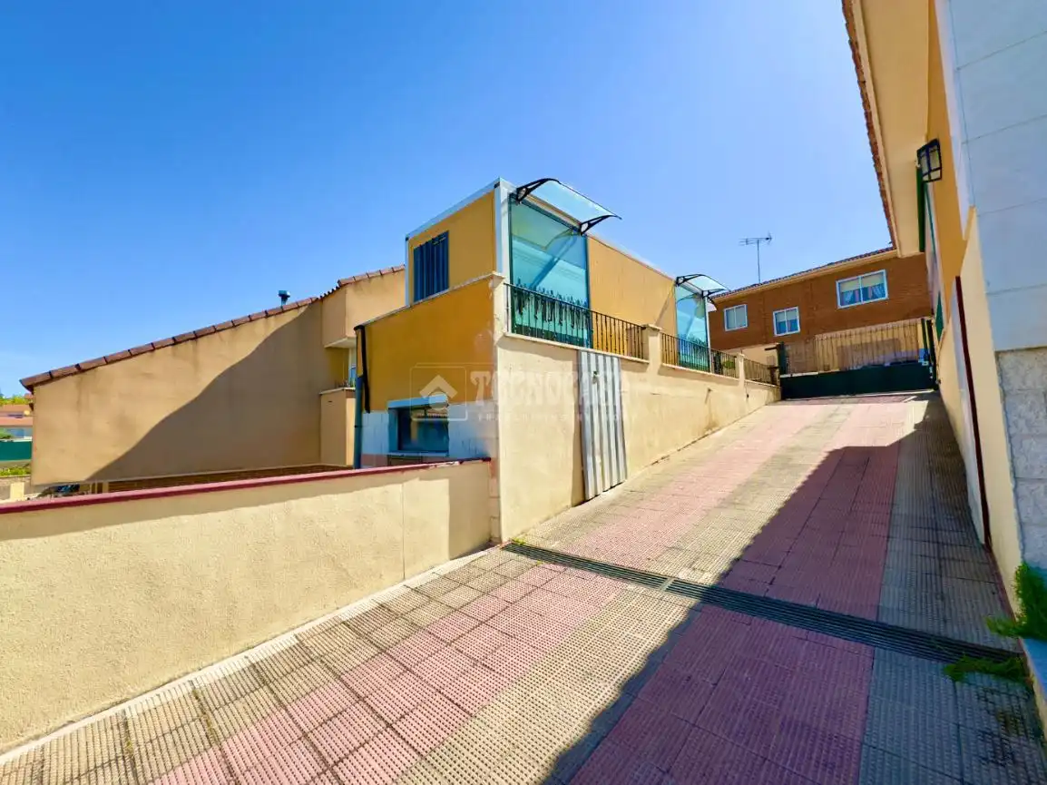Oficina de alquiler en Cabanillas del Campo