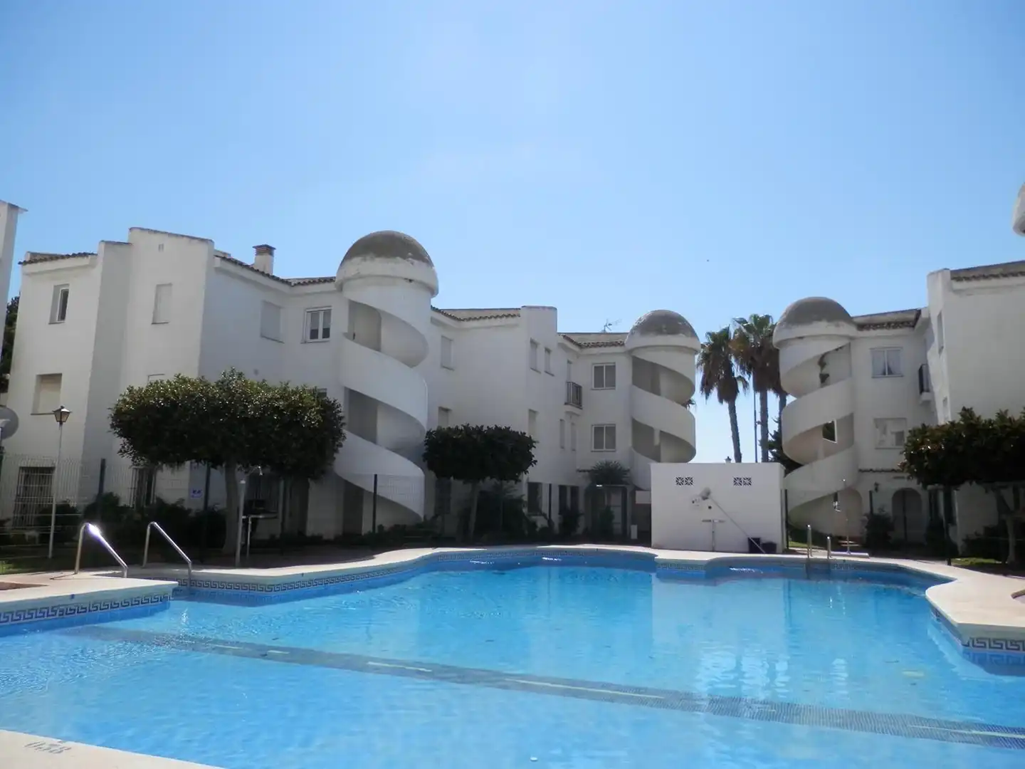 Schwimmbecken von Wohnungen zur Miete in Torrox mit Klimaanlage, Heizung und Terrasse