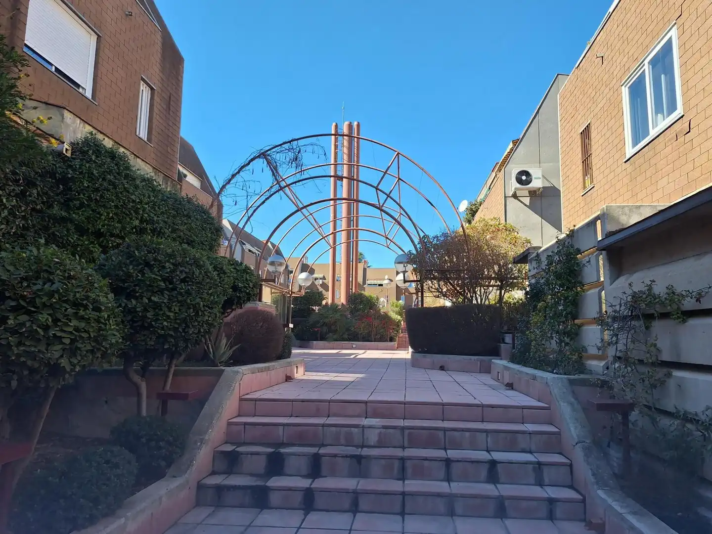 Vista exterior de Casa adosada en venda en Pozuelo de Alarcón
