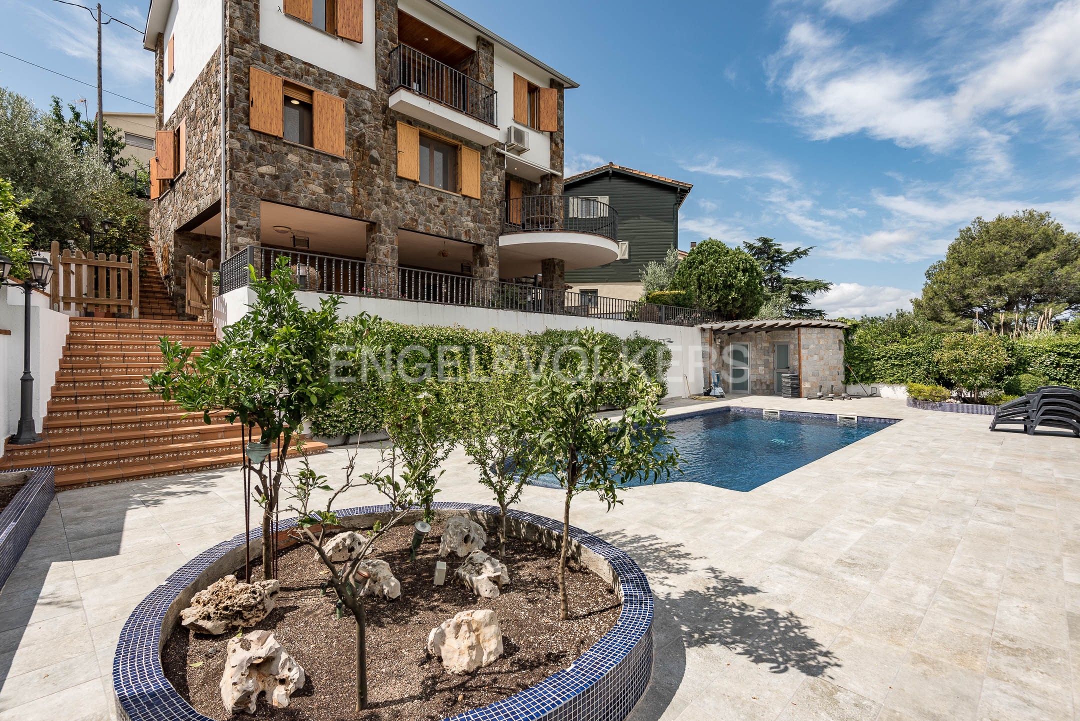 Piscina de Casa o chalet en venta en Castellar del Vallès con Aire acondicionado, Calefacción y Jardín privado