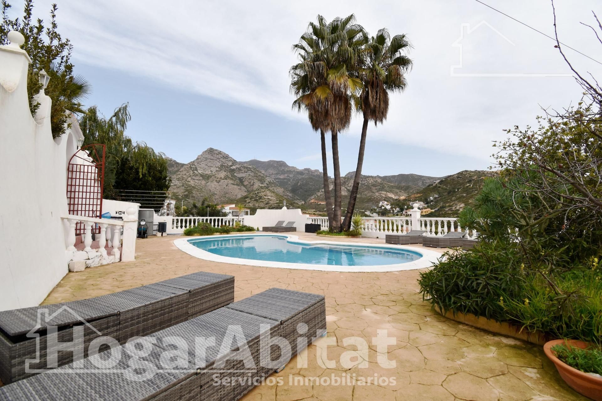 Exterior view of House or chalet for sale in Gandia  with Air Conditioner, Heating and Private garden