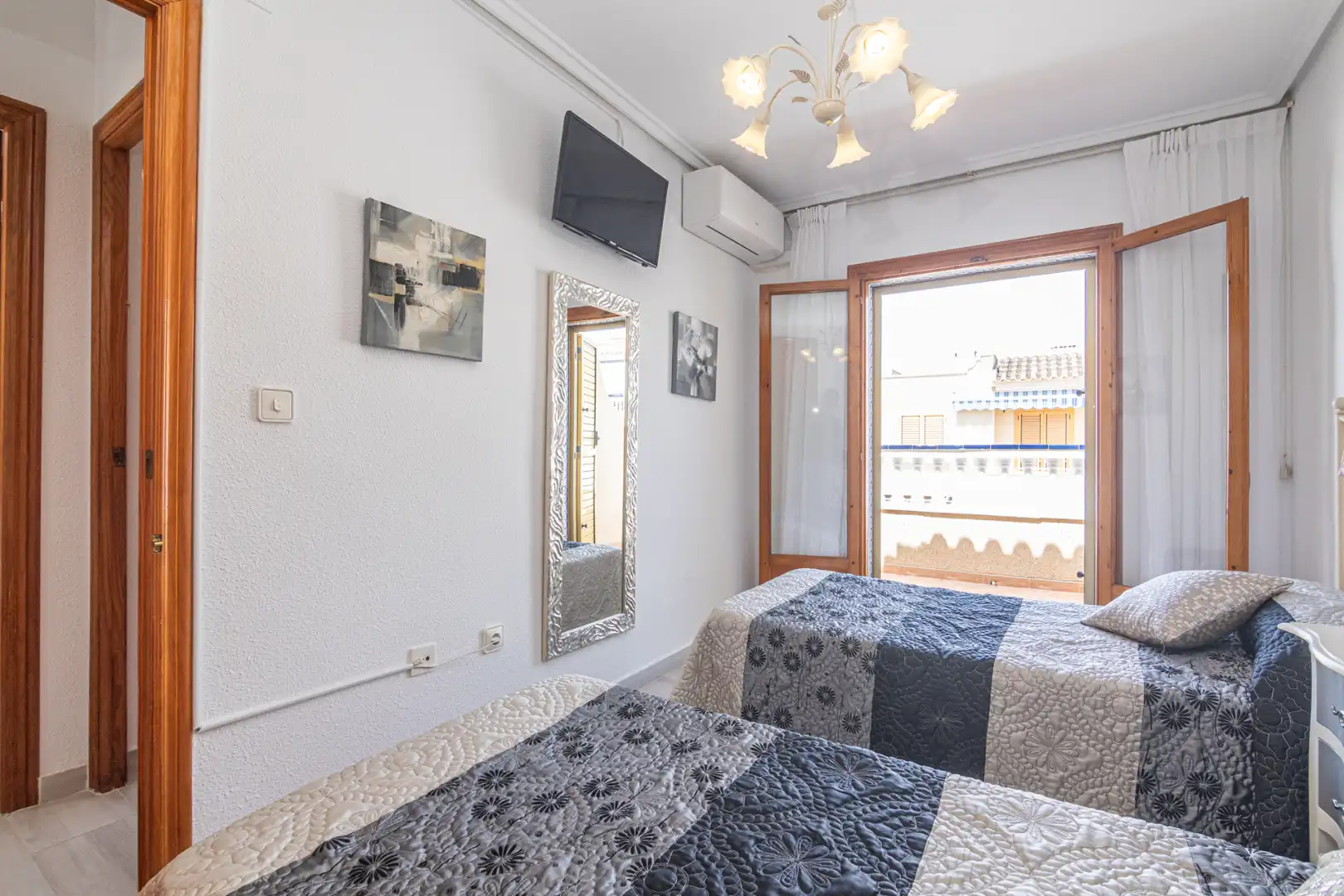 Habitación de Casa adosada en venta en Santa Pola con Aire acondicionado, Terraza y Amueblado