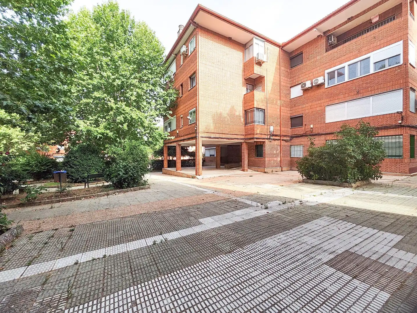 Vista exterior de Pis en venda en Puertollano amb Jardí privat, Parquet i Moblat
