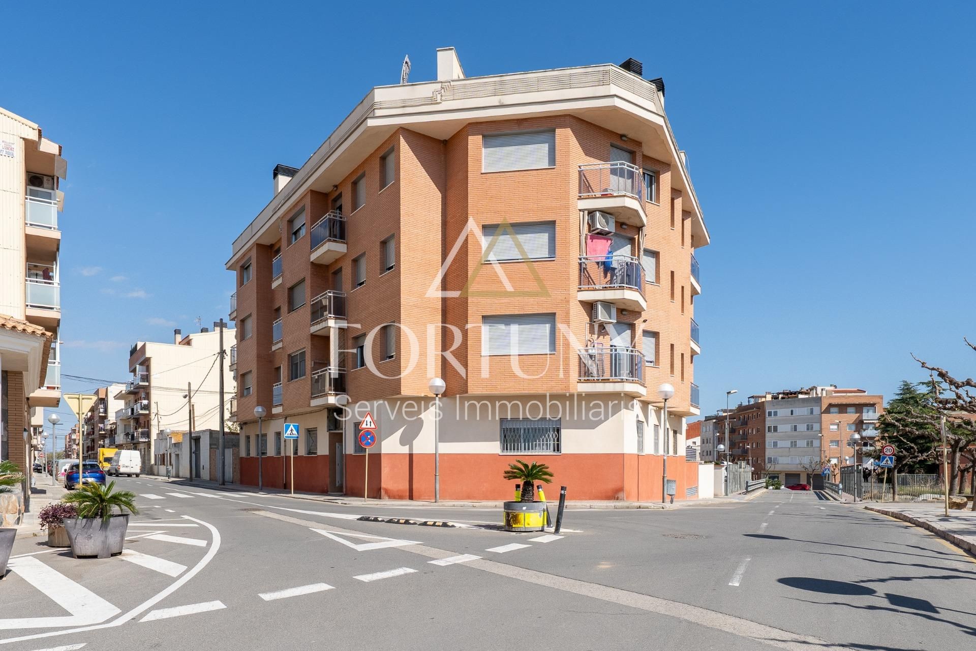 Exterior view of Attic for sale in La Pobla de Mafumet  with Air Conditioner, Terrace and Balcony