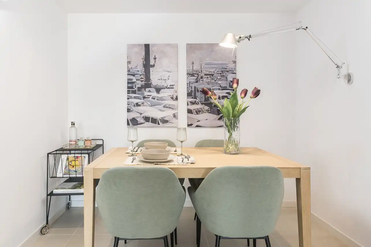 Comedor de Piso de alquiler en Barcelona con Aire acondicionado, Calefacción y Amueblado