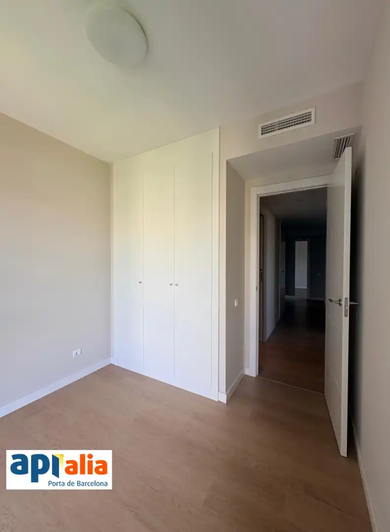 Dormitori de Pis en venda en Sant Feliu de Llobregat amb Aire condicionat, Calefacció i Terrassa