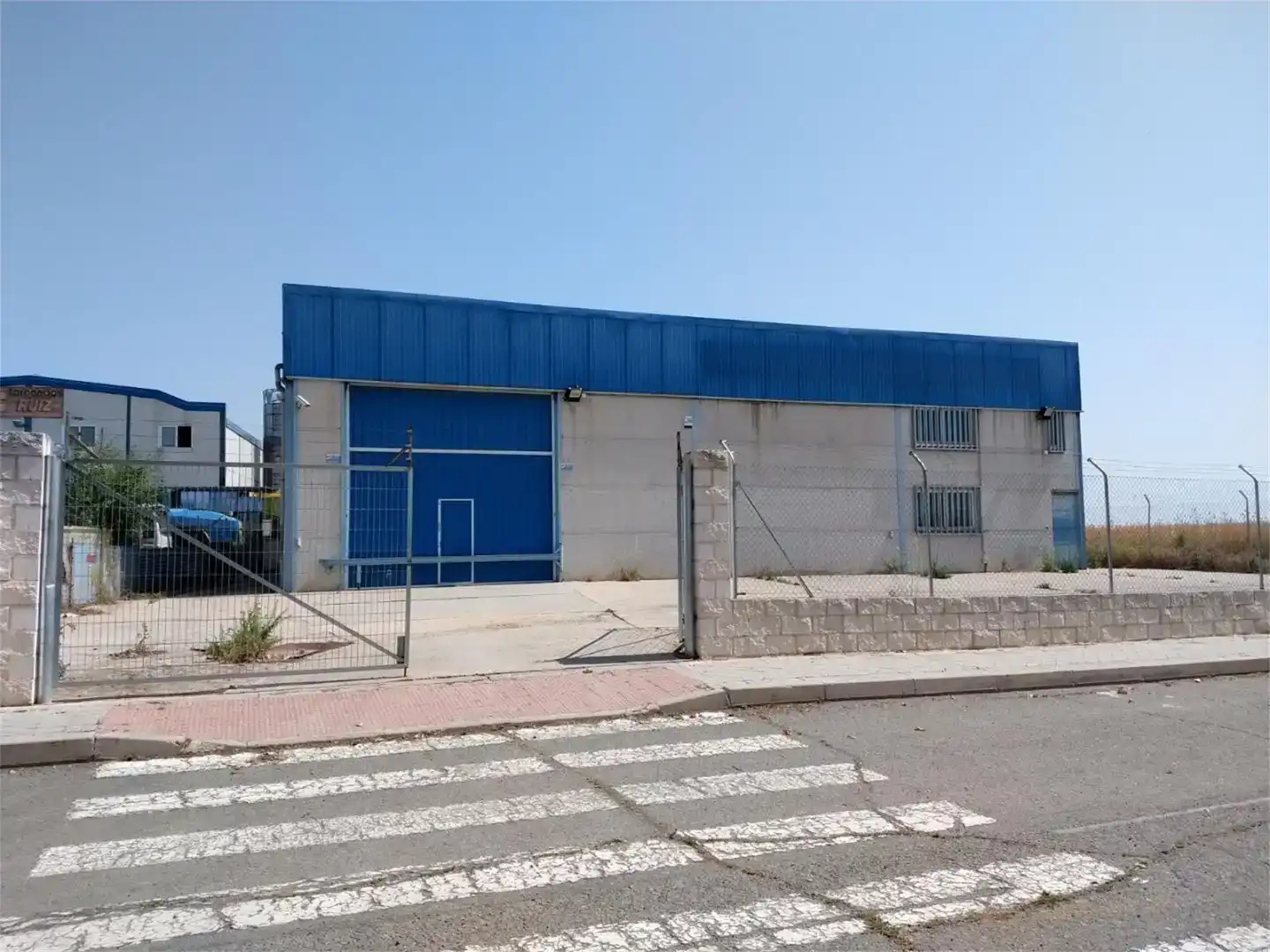 Vista exterior de Nau industrial de lloguer en El Casar