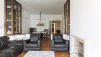 Living room of Flat for sale in  Barcelona Capital  with Air Conditioner, Heating and Parquet flooring