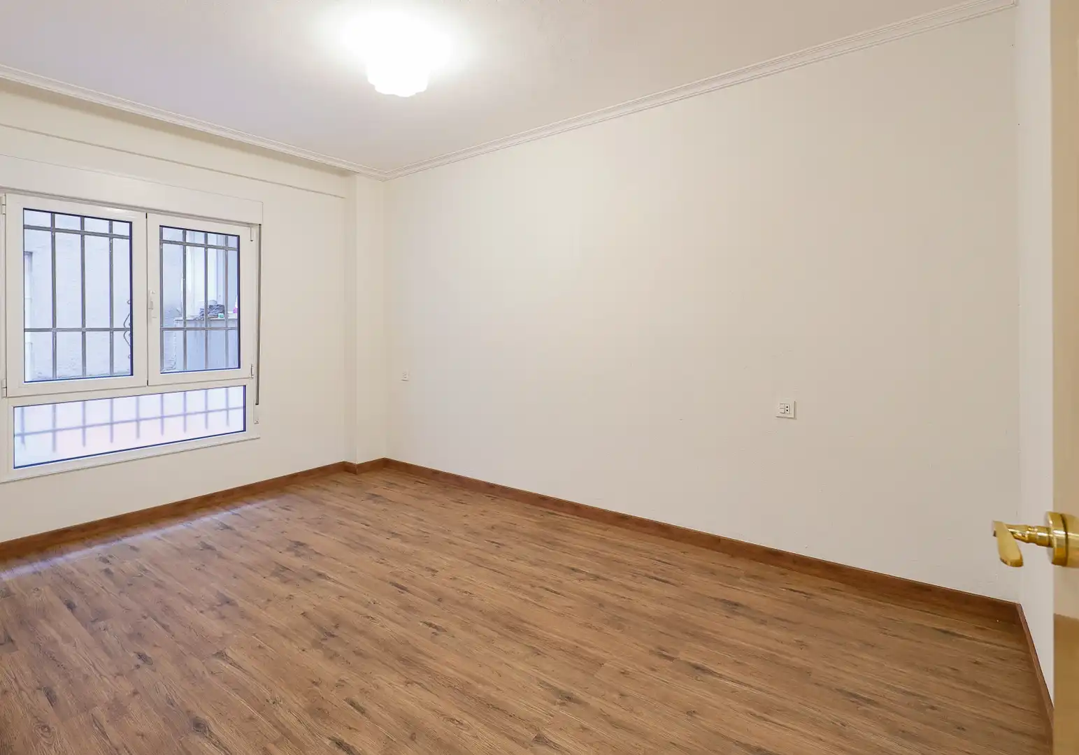 Habitación de Piso en venta en Gijón  con Calefacción y Balcón