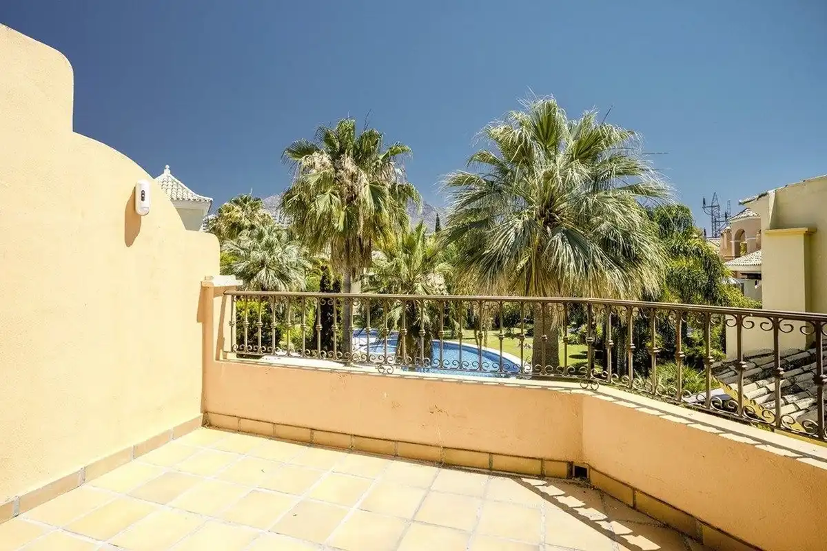 Jardí de Casa adosada en venda en Marbella amb Terrassa i Piscina
