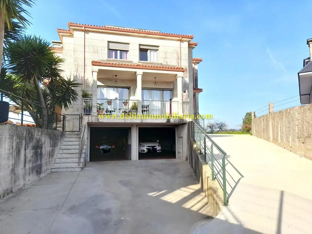 Vista exterior de Casa o xalet de lloguer en Tui amb Calefacció, Jardí privat i Terrassa