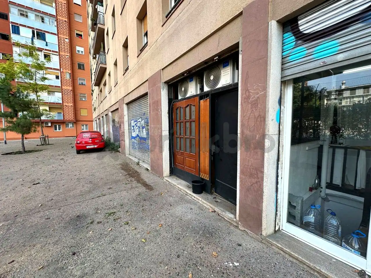 Exterior view of Commercial properties for sale in Barcelona  with Air Conditioner