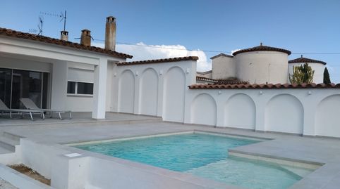 Foto 2 von Einfamilien-Reihenhaus zur Miete in Carrer Pení, 39b, Peni, Empuriabrava