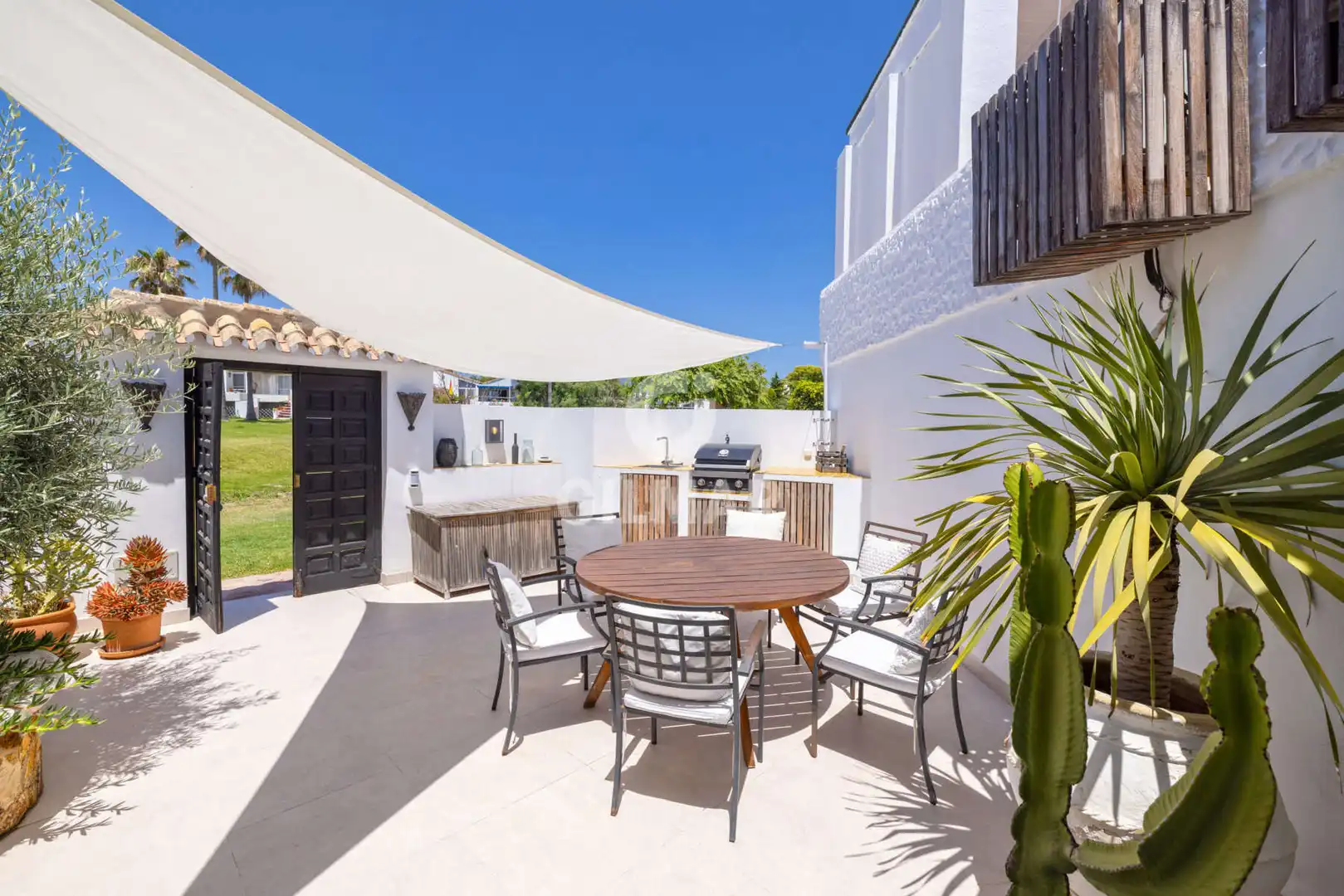 Terrassa de Casa adosada en venda en Estepona amb Jardí privat