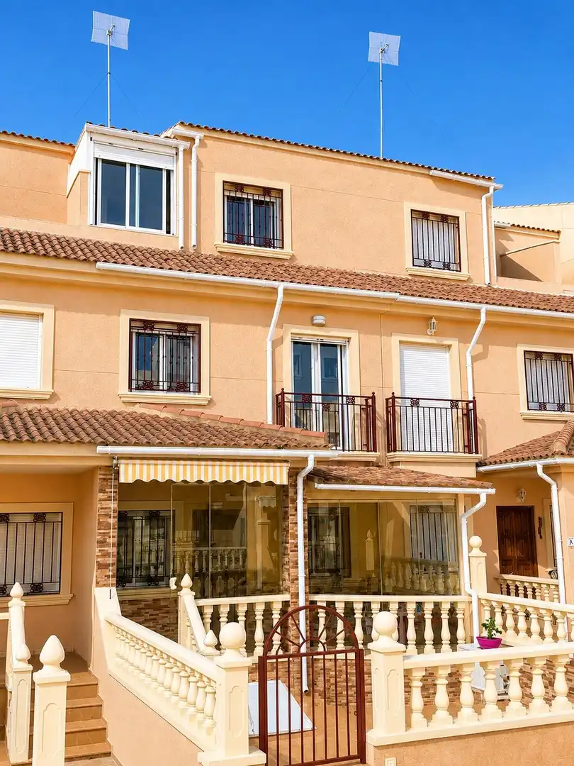 Adosado con terraza en venta en Orihuela Costa
