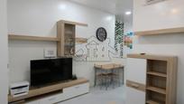 Sala d'estar de Pis en venda en Alcalá de Henares amb Aire condicionat, Calefacció i Parquet