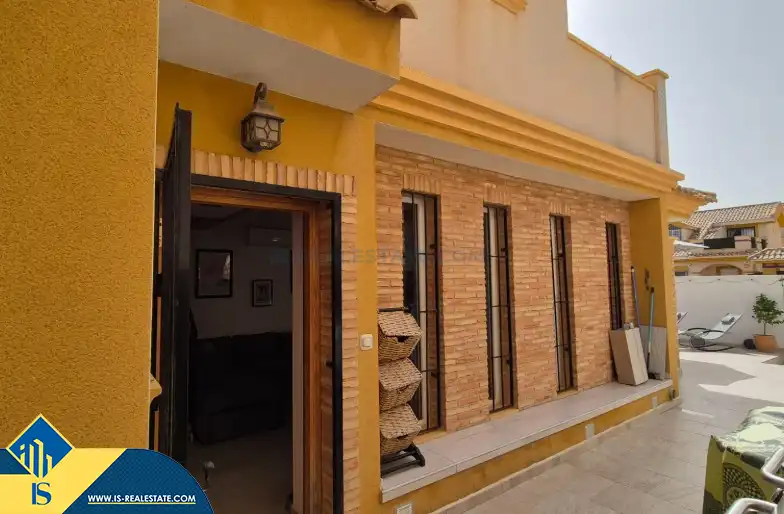 Chalet con piscina en venta en Orihuela Costa, imagen 5