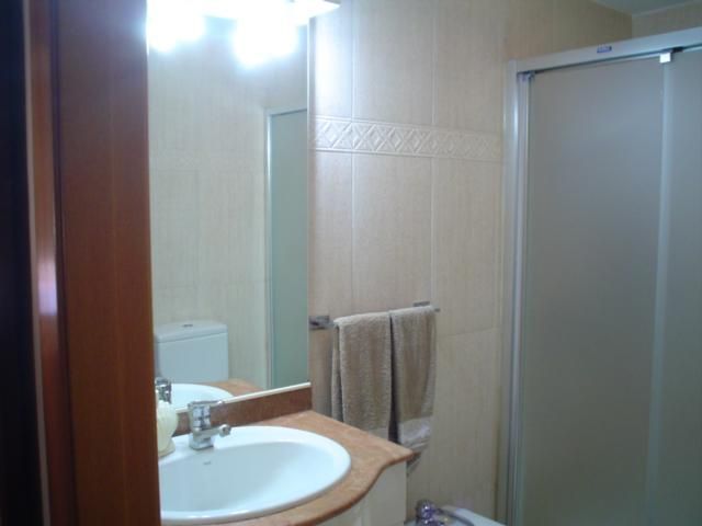 Bathroom of Flat for sale in Manresa  with Air Conditioner, Heating and Oven