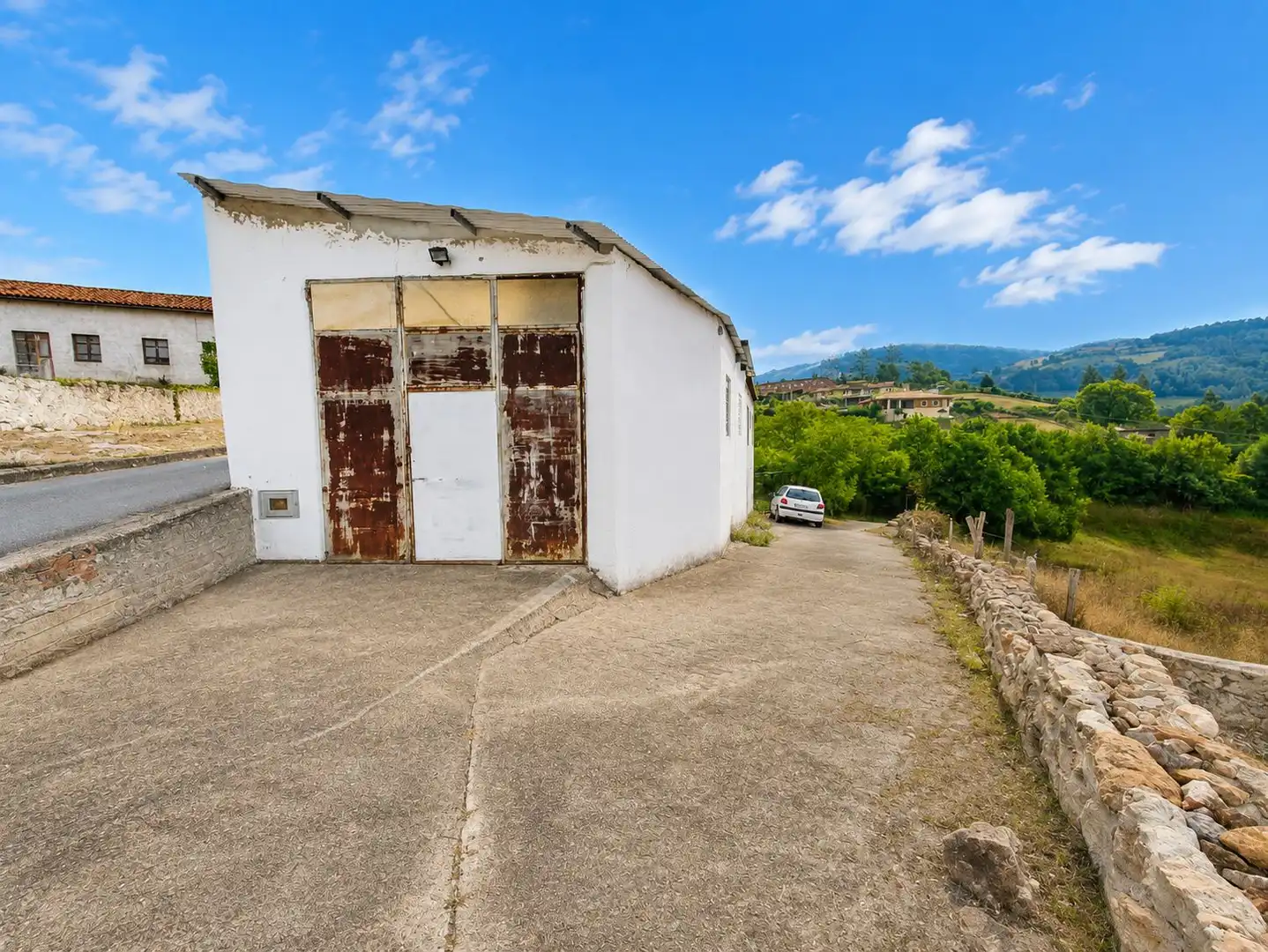 Vista exterior de Nave industrial en venta en Candamo