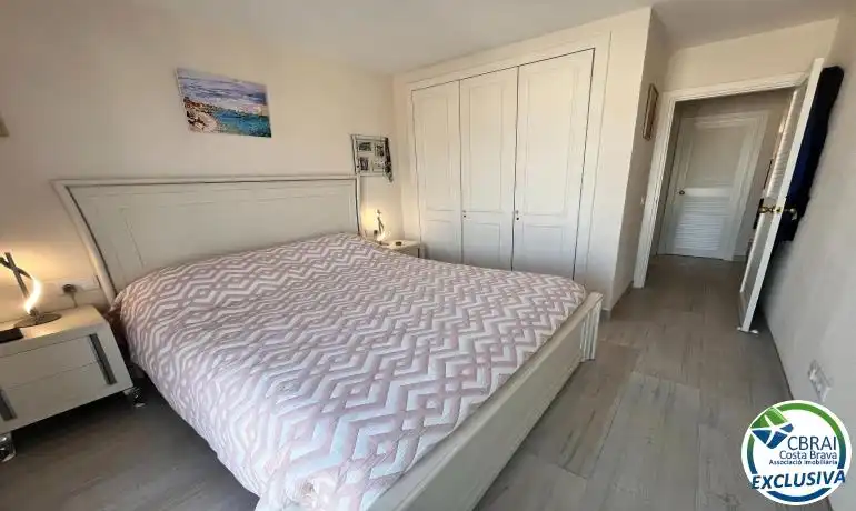 Dormitori de Apartament en venda en Empuriabrava amb Aire condicionat, Calefacció i Moblat